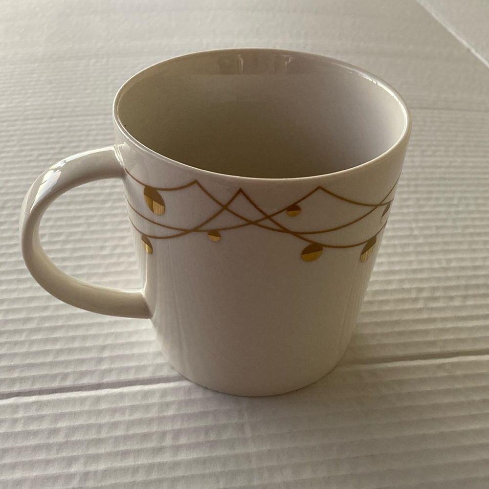 Starbucks Bone China Porcelain 2012 Christmas Mug White Gold Garland Accent